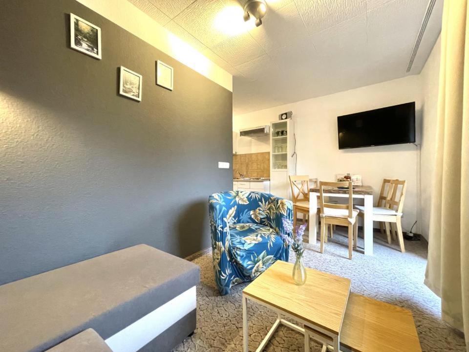 Apartment mit Balkon